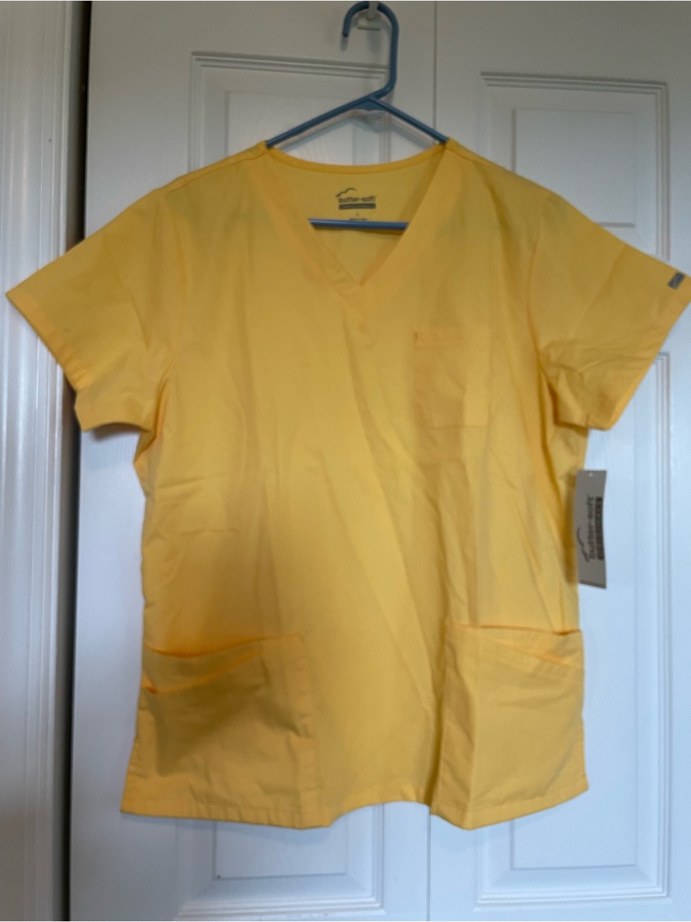 NWT L Butter-Soft Originals yellow V-neck scrub top 3+ front pockets, modern fit